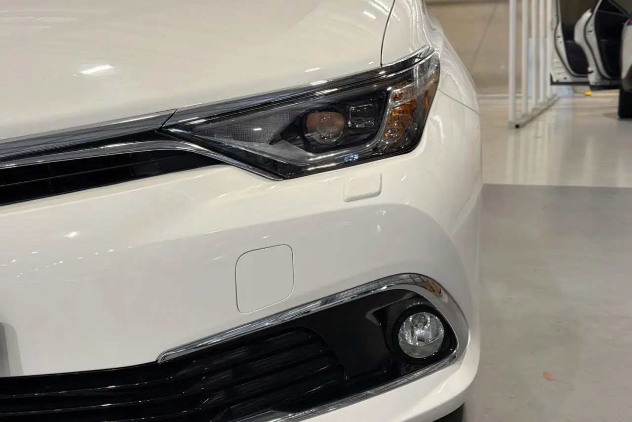 2018 Toyota Corolla Gallery Image 3