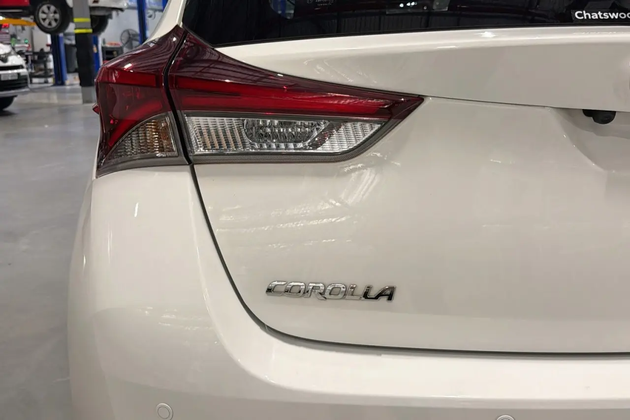 2018 Toyota Corolla Gallery Image 8