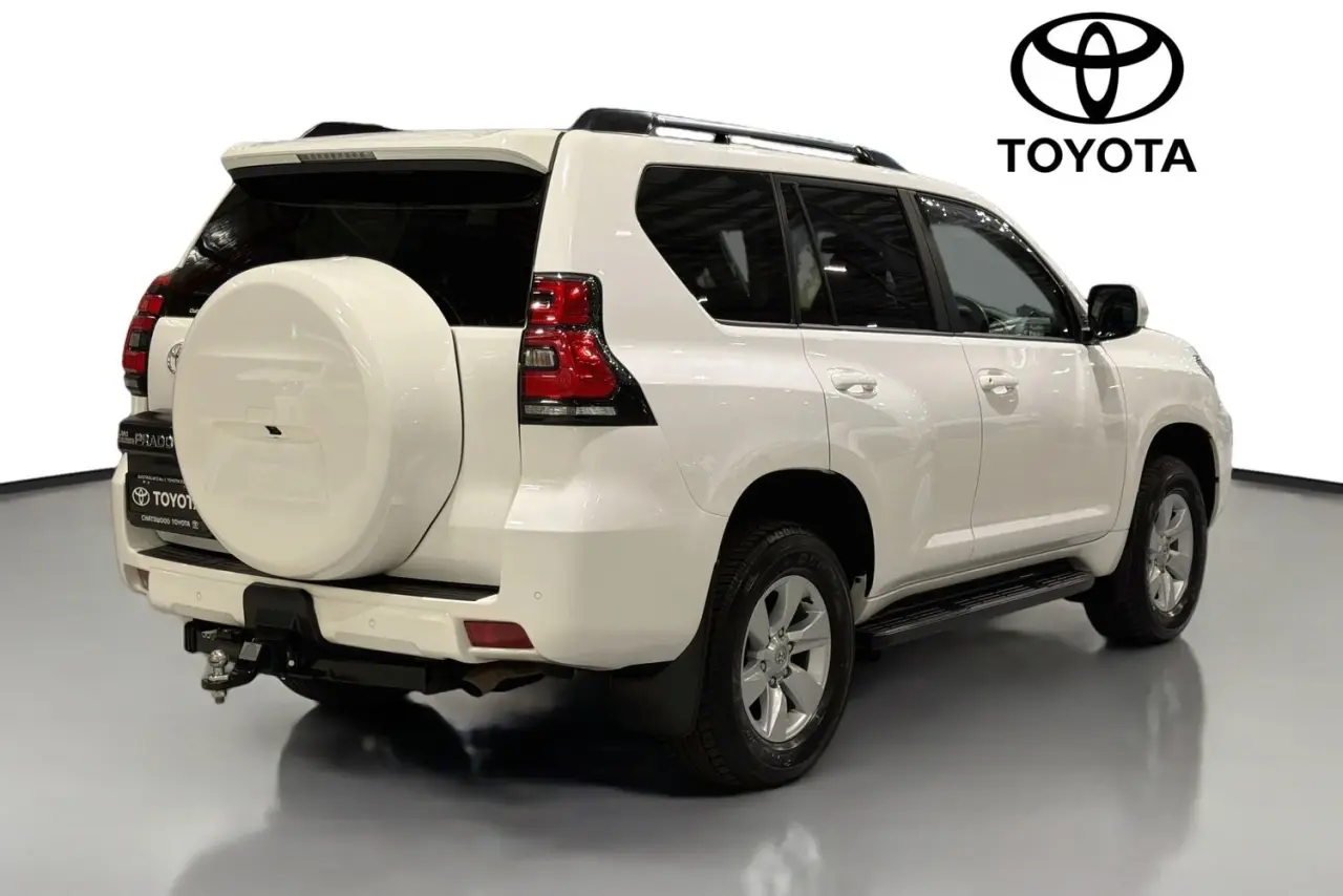 2023 Toyota Landcruiser Prado Gallery Image 10