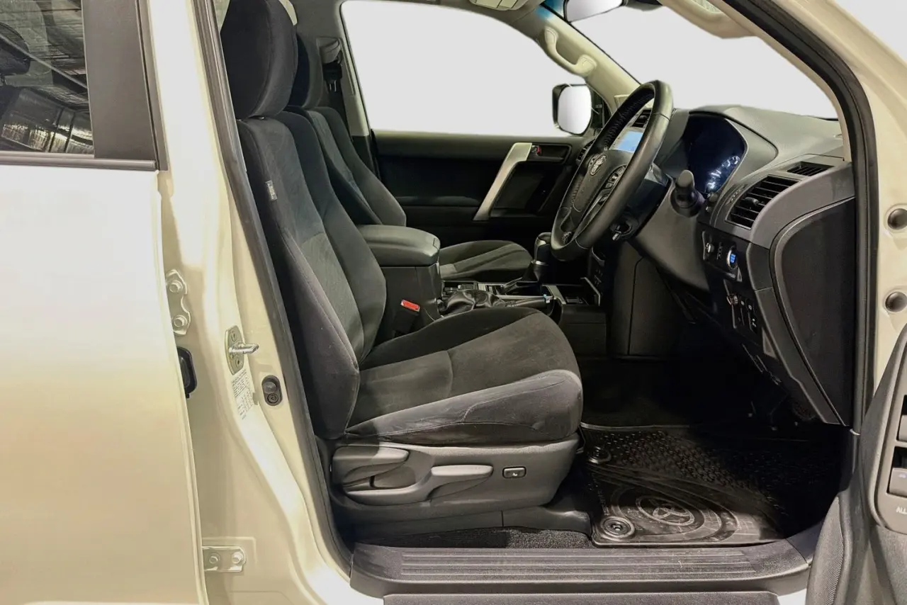 2023 Toyota Landcruiser Prado Gallery Image 13