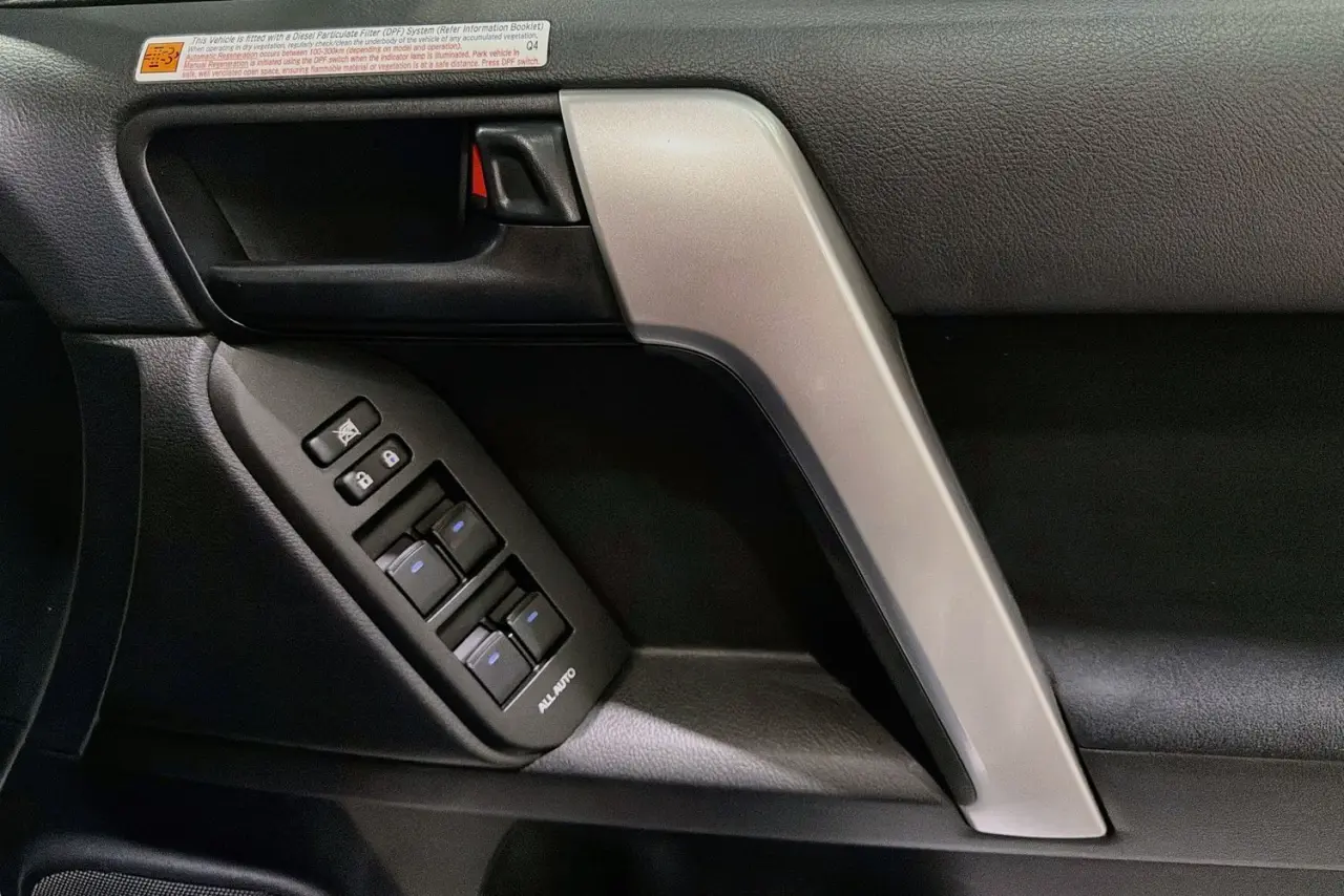 2023 Toyota Landcruiser Prado Gallery Image 24