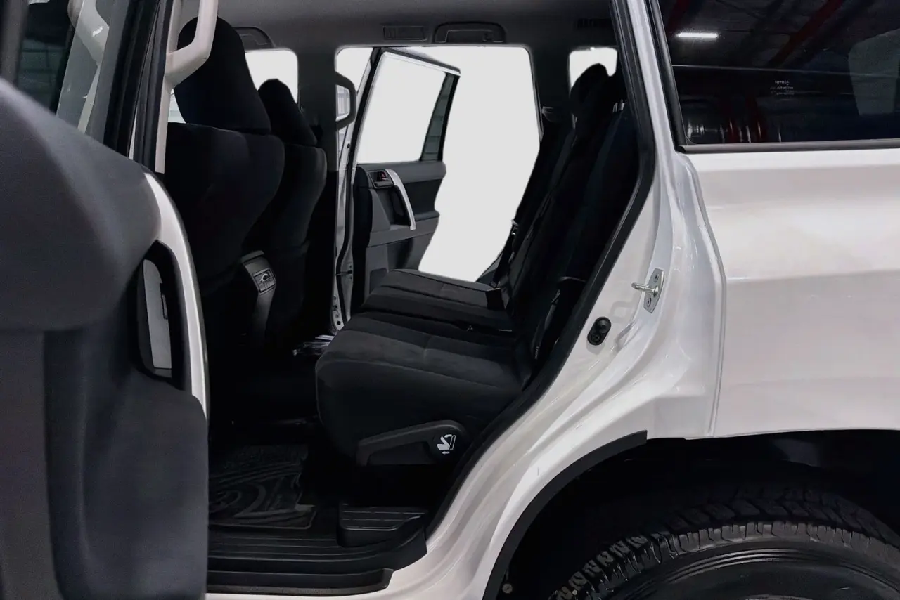 2023 Toyota Landcruiser Prado Gallery Image 26