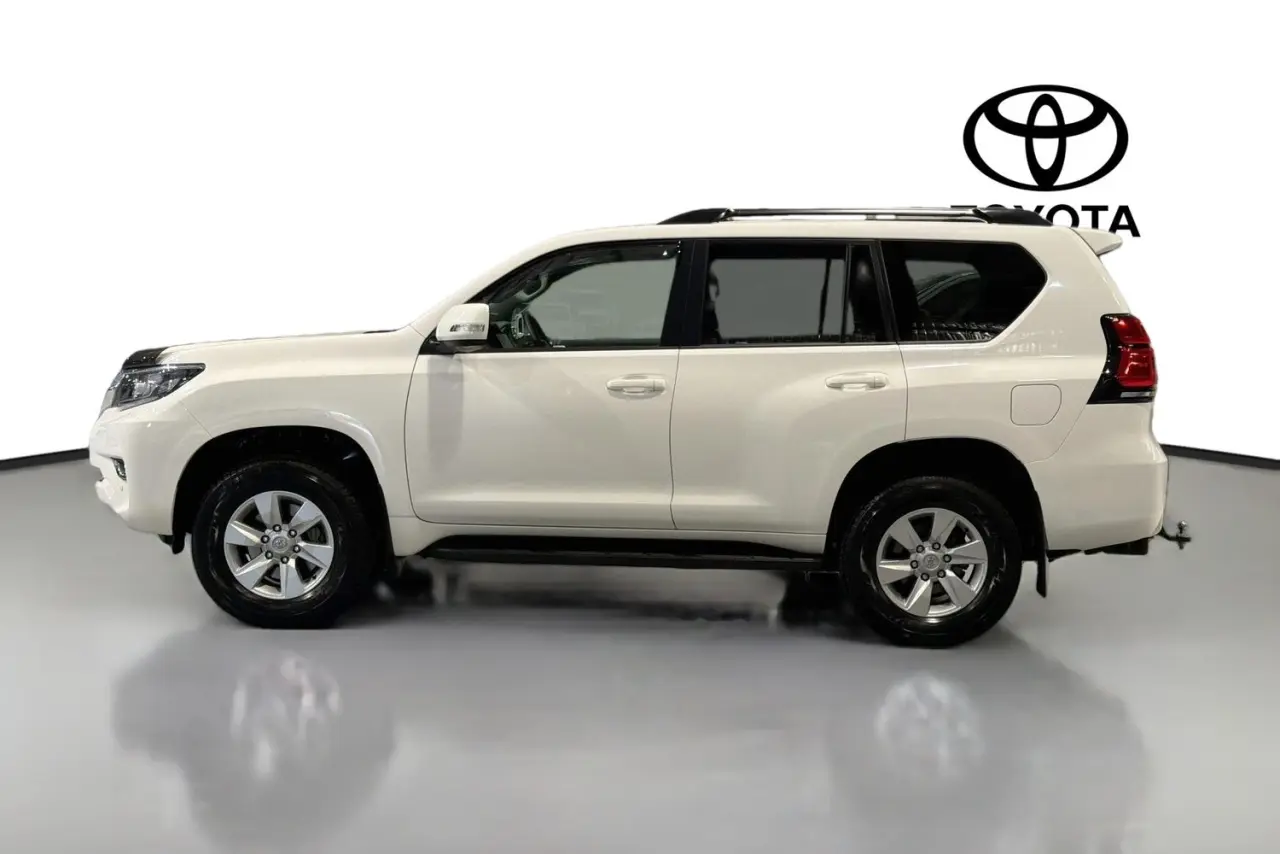 2023 Toyota Landcruiser Prado Gallery Image 5