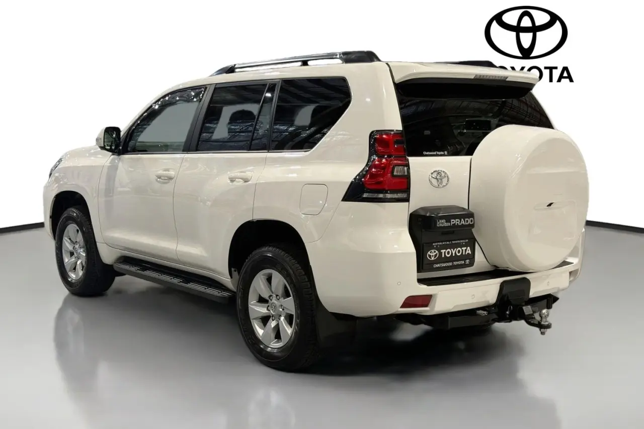 2023 Toyota Landcruiser Prado Gallery Image 6