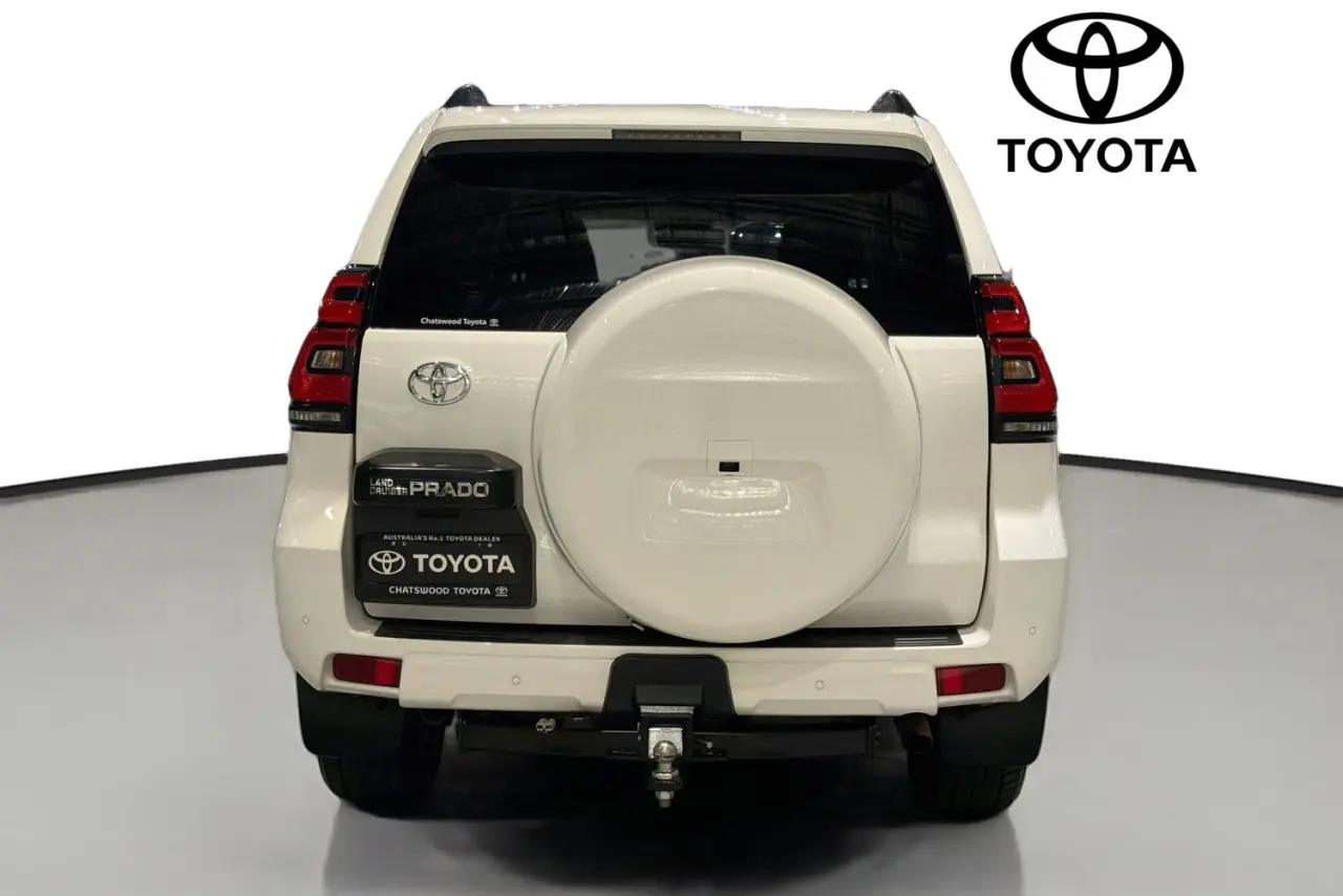 2023 Toyota Landcruiser Prado Gallery Image 7