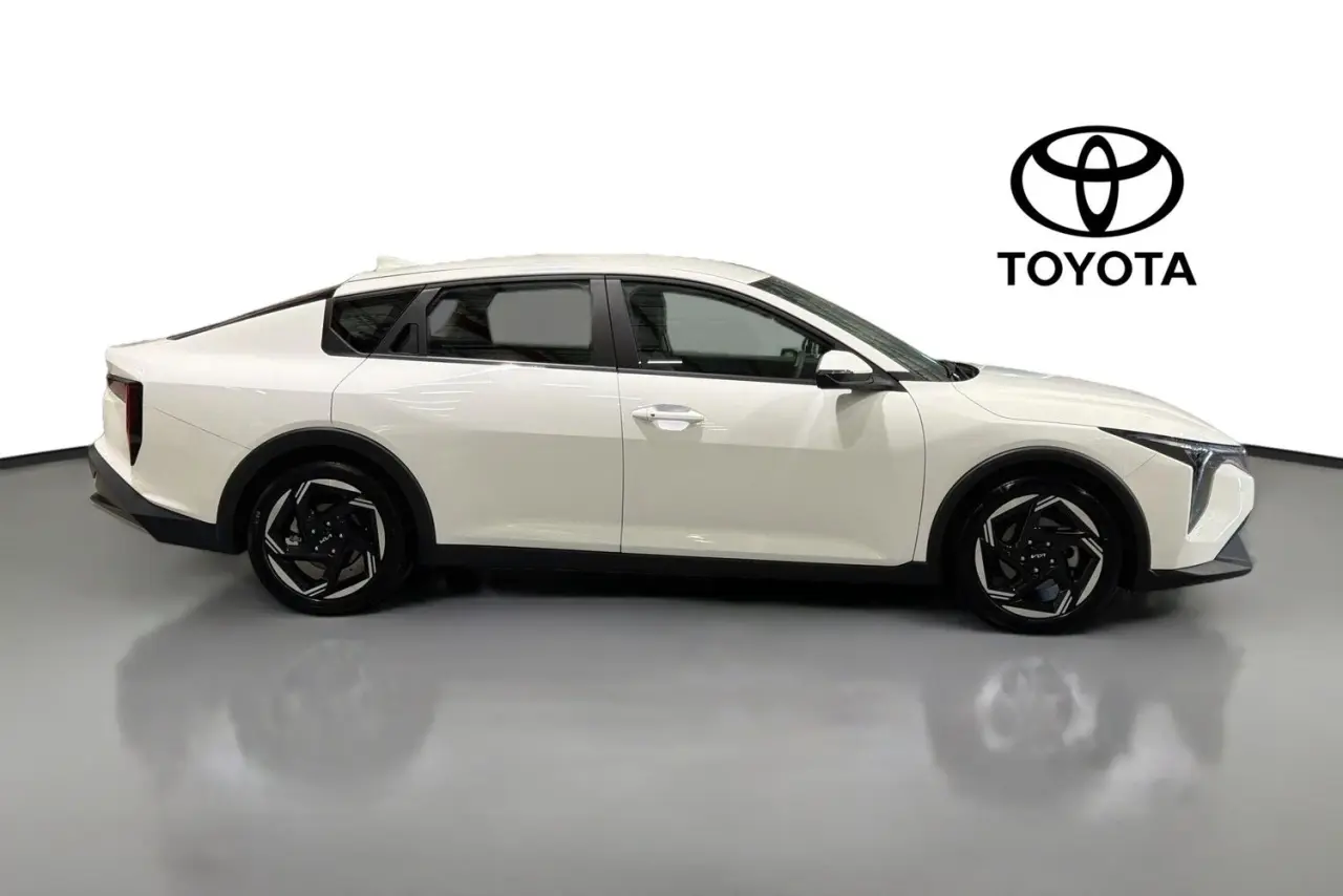2025 Kia K4 Gallery Image 11