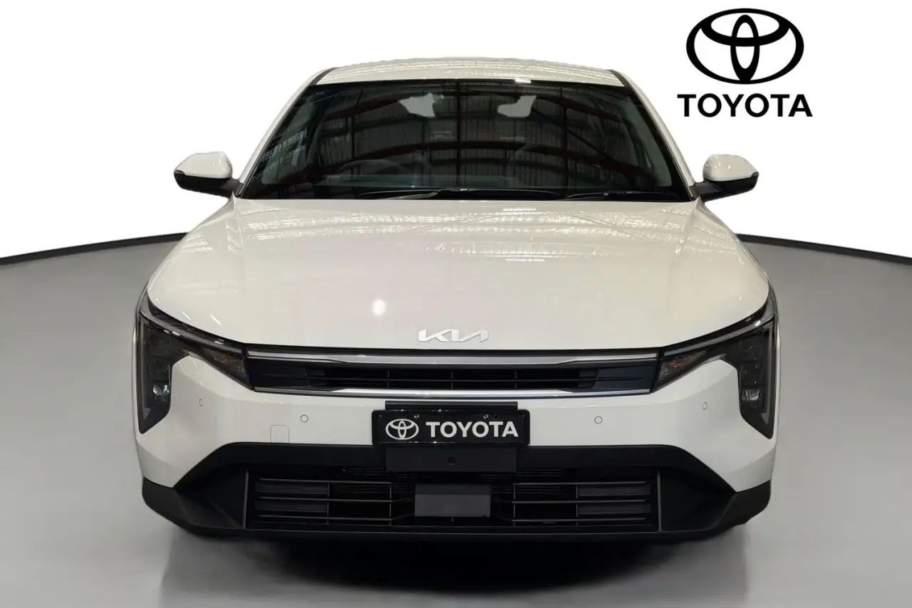 2025 Kia K4 Gallery Image 2
