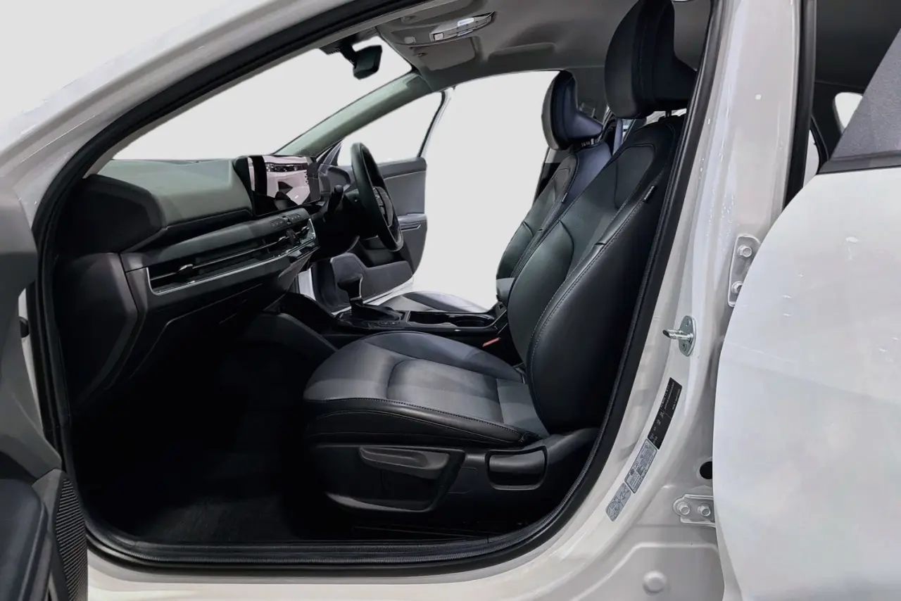 2025 Kia K4 Gallery Image 25