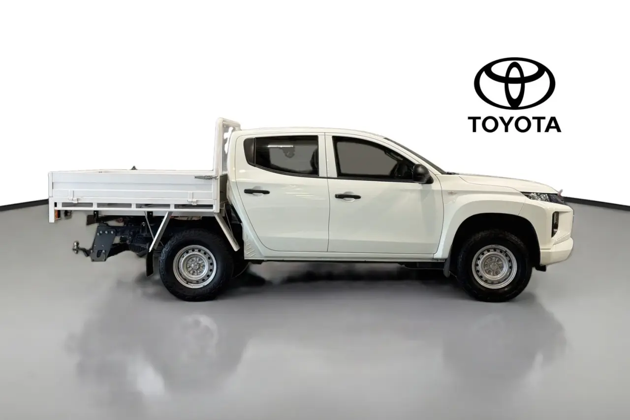 2020 Mitsubishi Triton Gallery Image 11