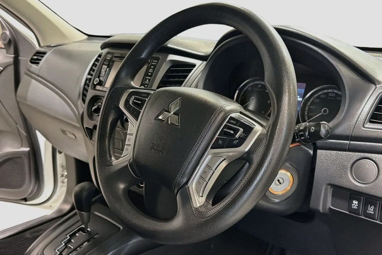 2020 Mitsubishi Triton Gallery Image 14