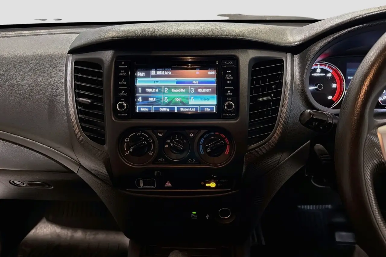 2020 Mitsubishi Triton Gallery Image 15