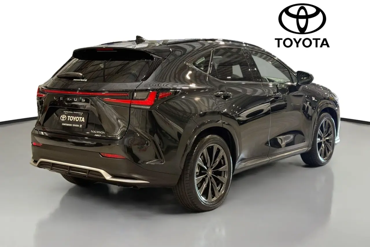 2025 Lexus NX Gallery Image 10
