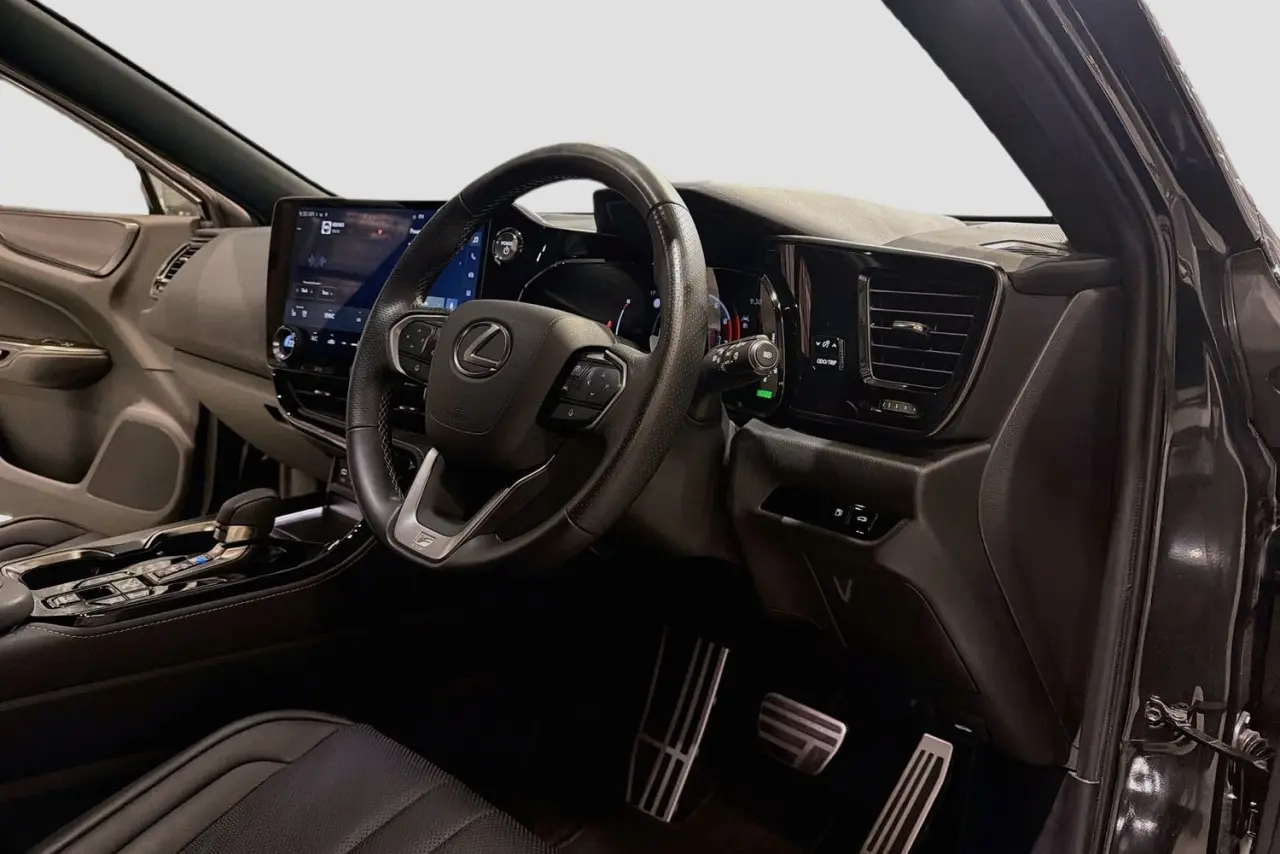 2025 Lexus NX Gallery Image 23