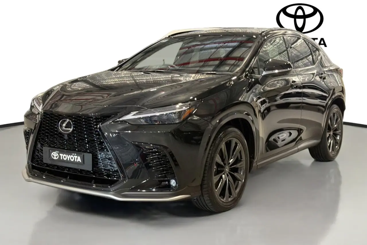 2025 Lexus NX Gallery Image 4