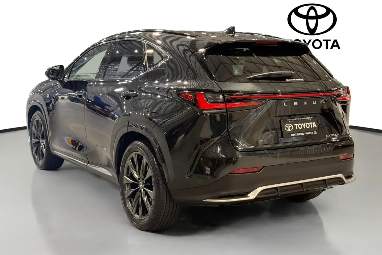2025 Lexus NX Gallery Image 6