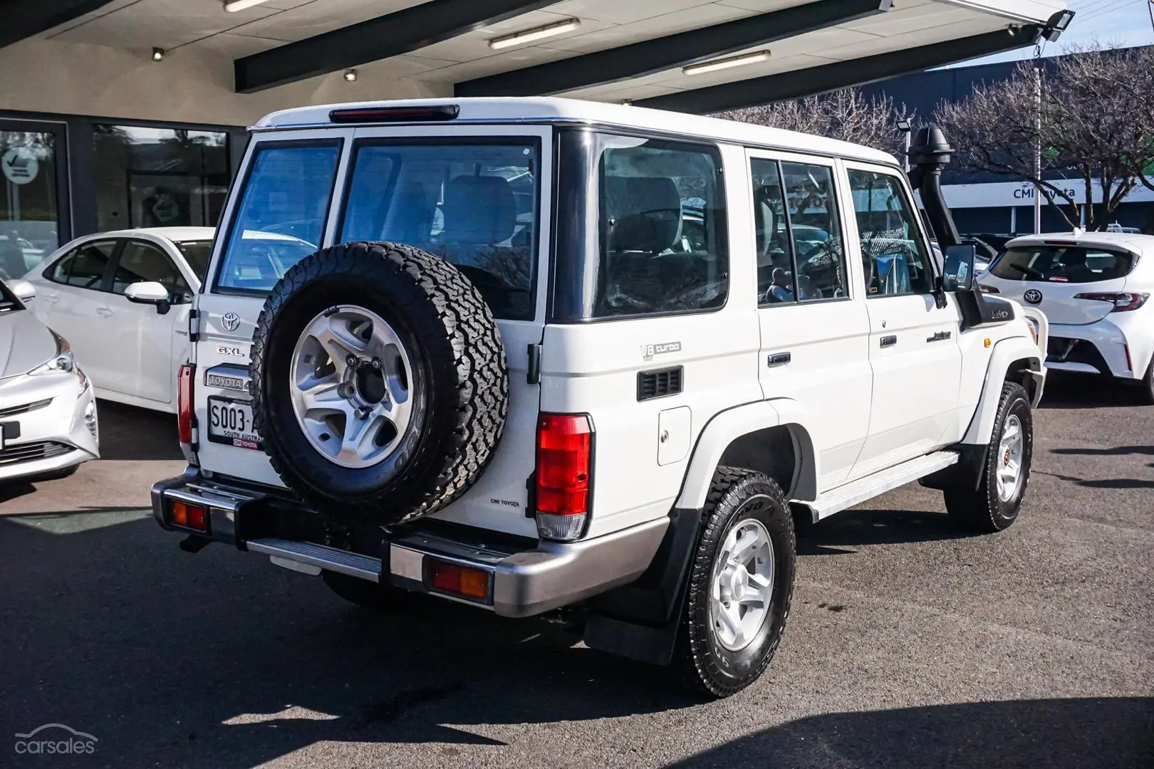 2011 Toyota Landcruiser Image 3