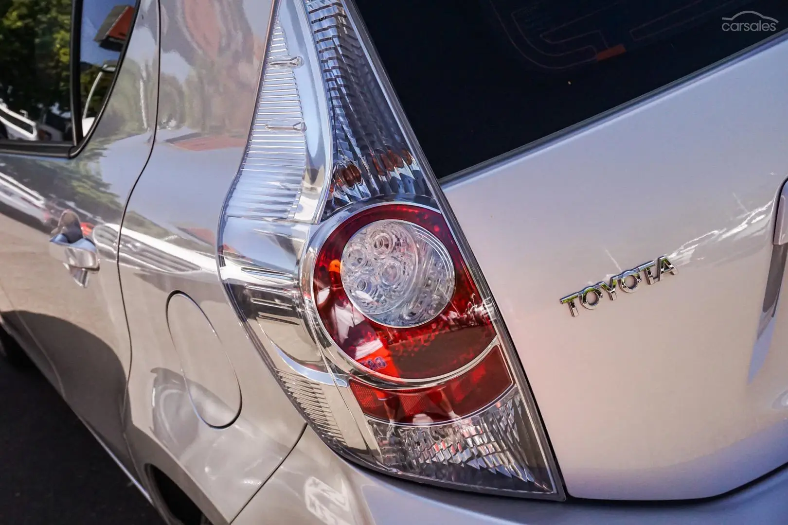 2014 Toyota Prius C Image 14
