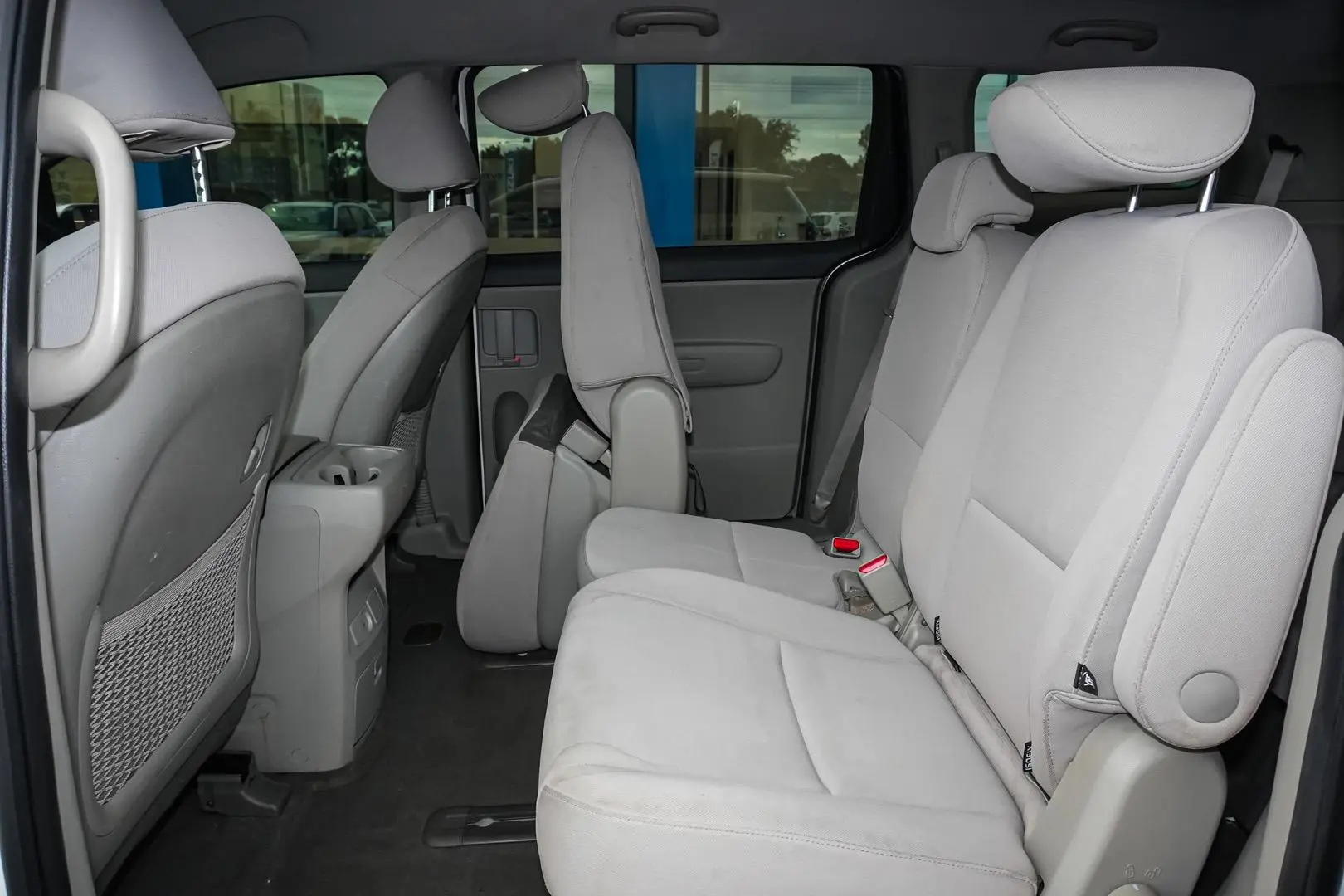 2018 Kia Carnival Gallery Image 8