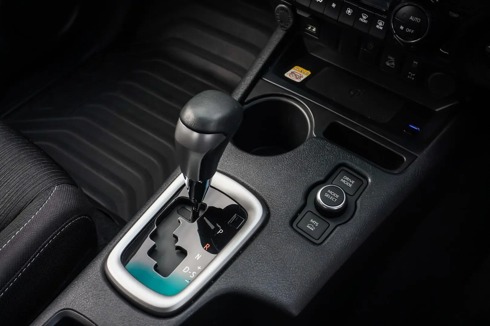 2024 Toyota Hilux Gallery Image 18
