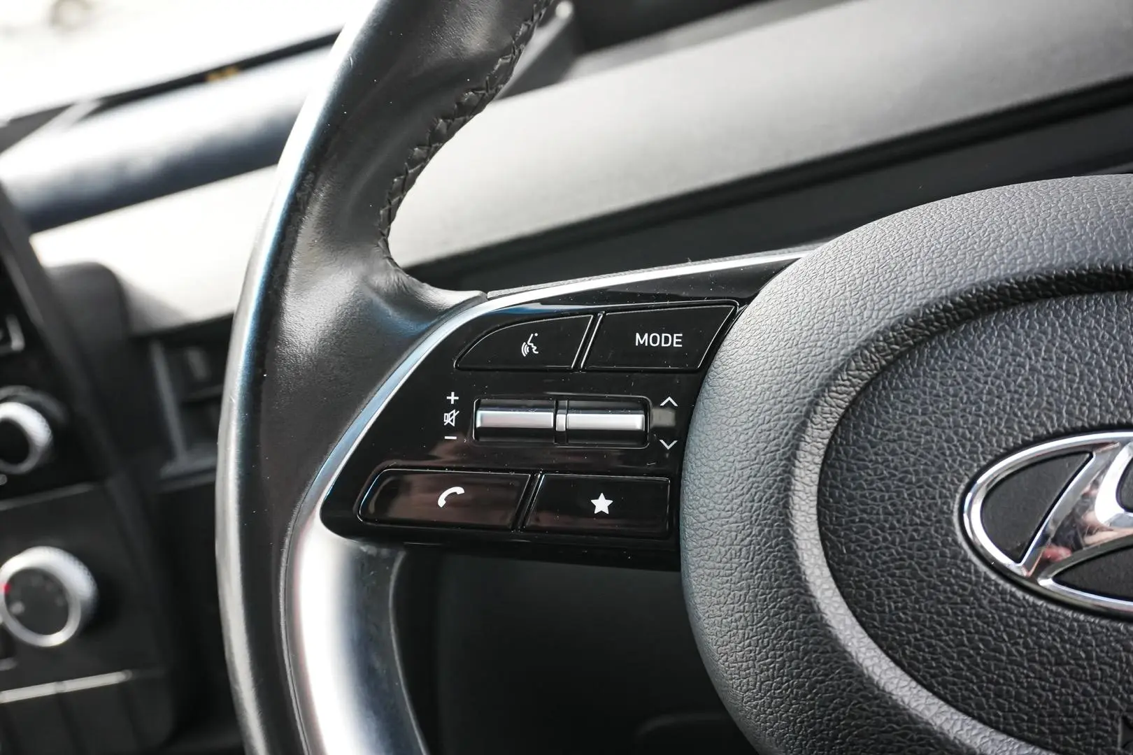 2022 Hyundai STARIA LOAD Gallery Image 19
