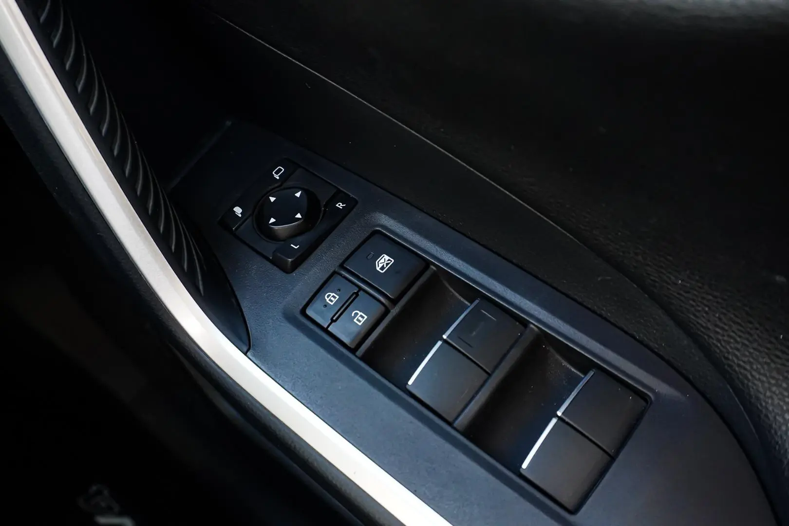 2019 Toyota RAV4 Gallery Image 22