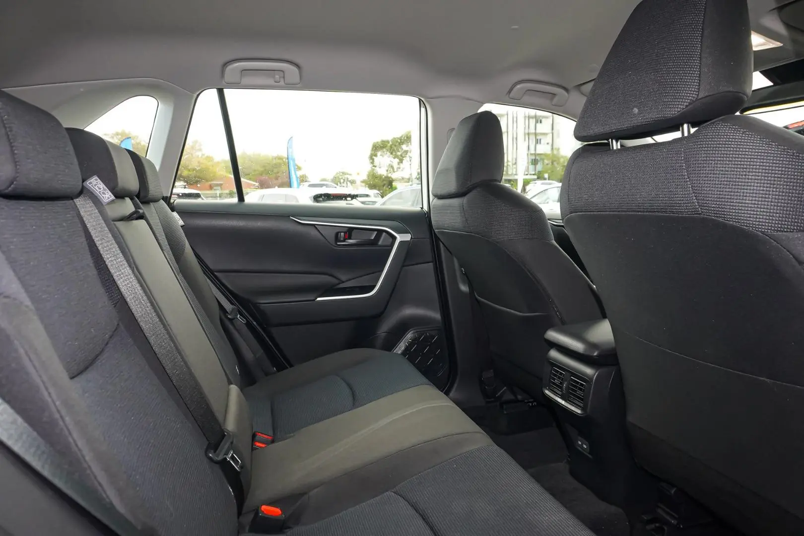 2024 Toyota RAV4 Gallery Image 8