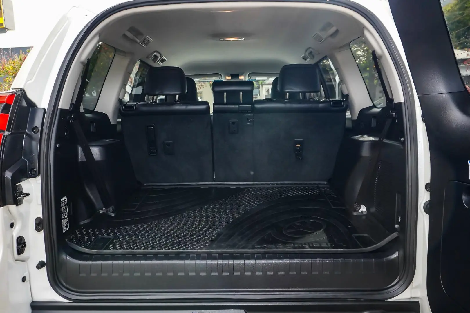 2018 Toyota Landcruiser Prado Gallery Image 10