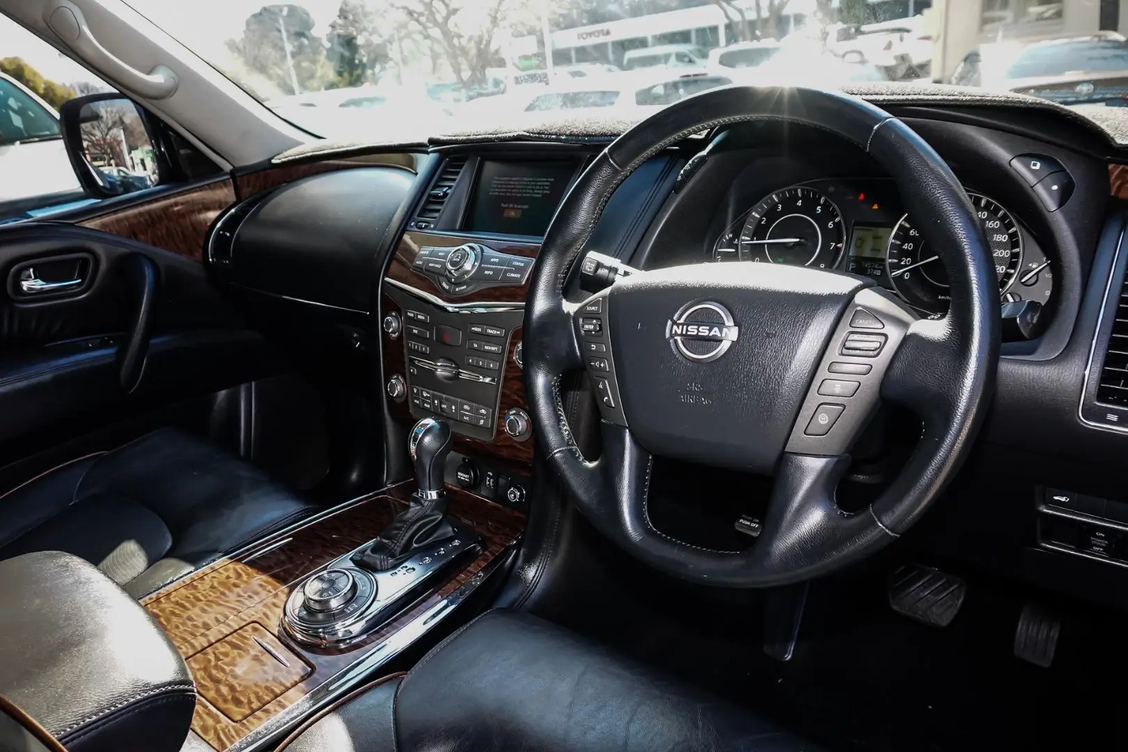 2022 Nissan Patrol Gallery Image 7