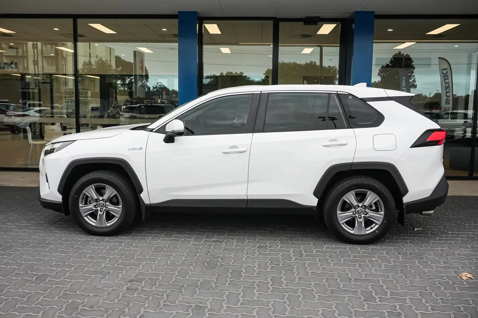 2022 Toyota RAV4 Gallery Image 4