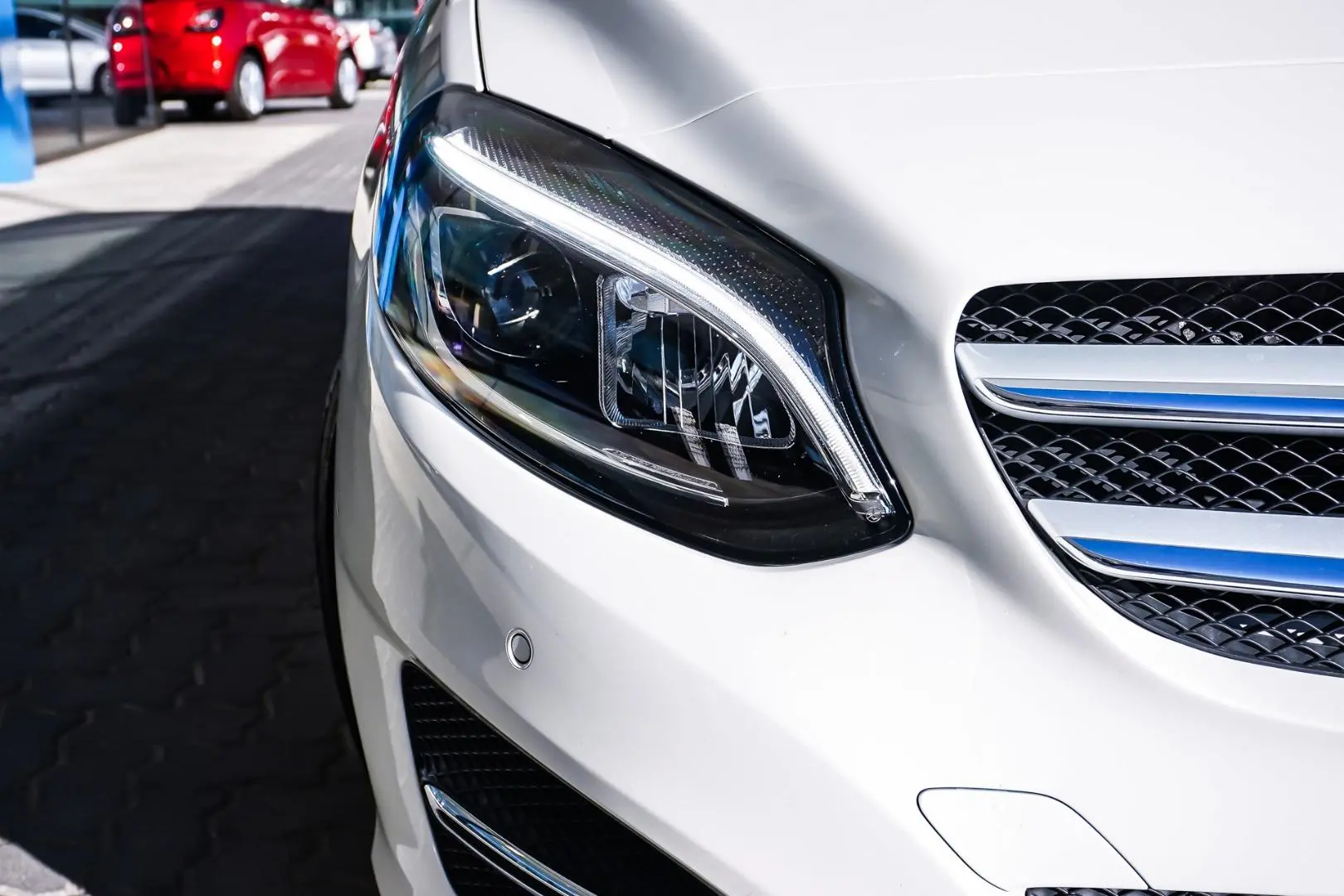 2016 Mercedes-Benz B-Class Gallery Image 13