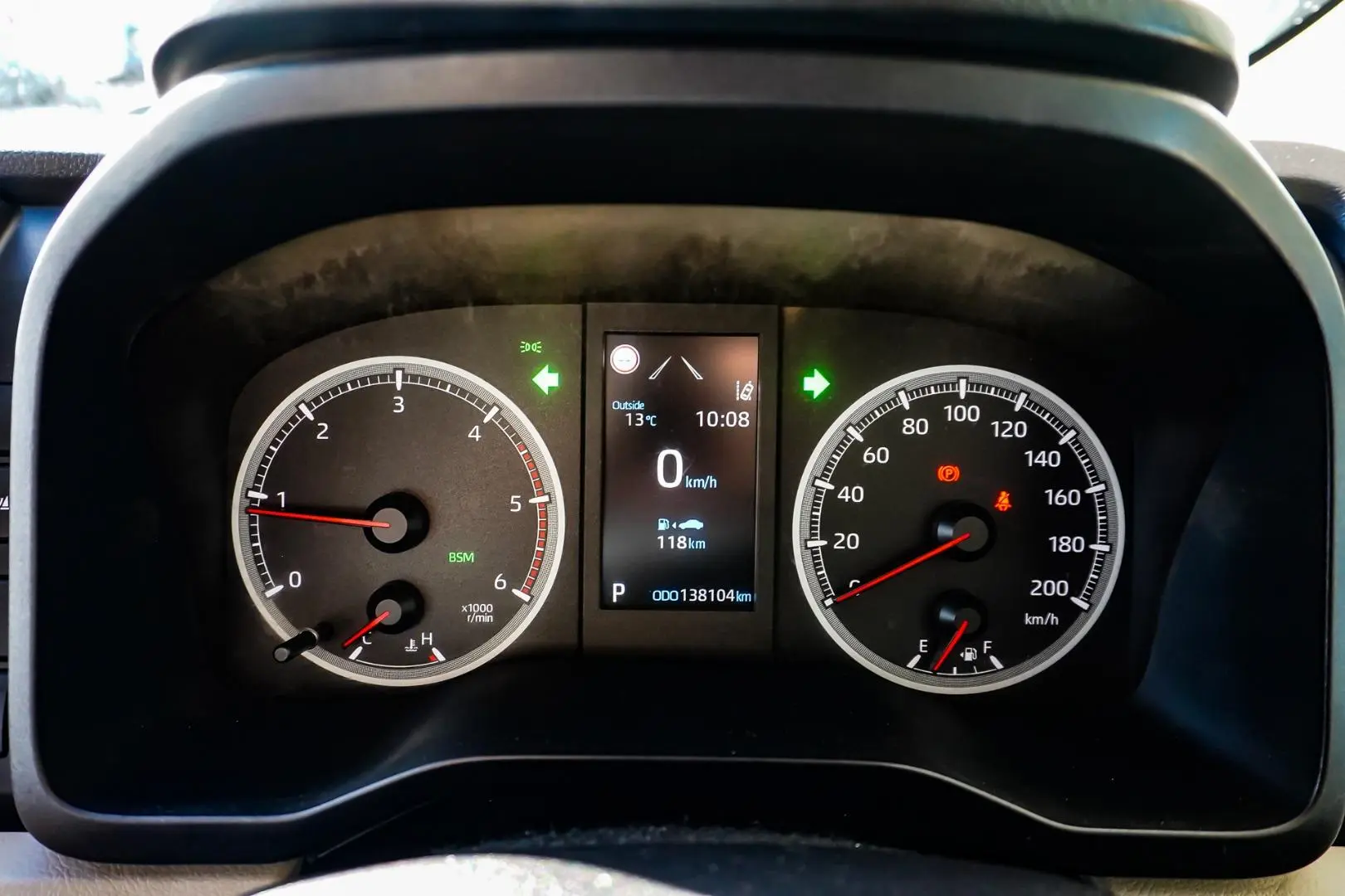 2019 Toyota Hiace Gallery Image 17