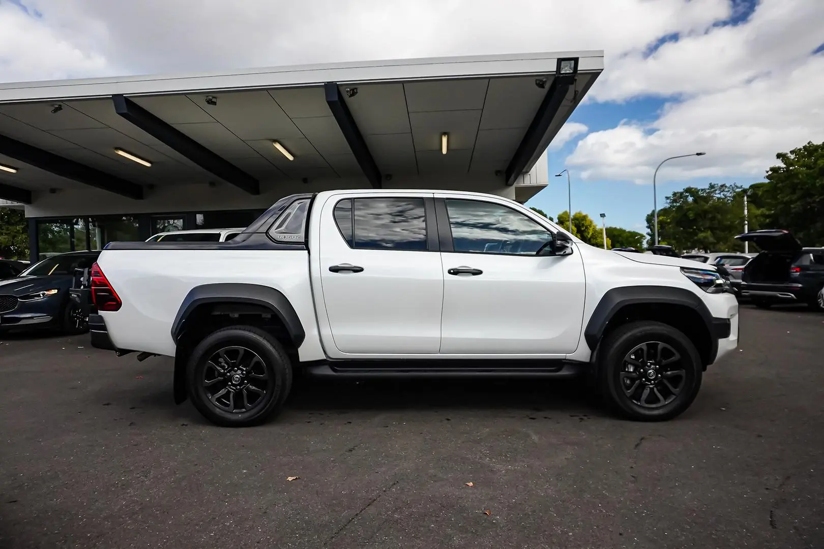 2025 Toyota Hilux Gallery Image 4