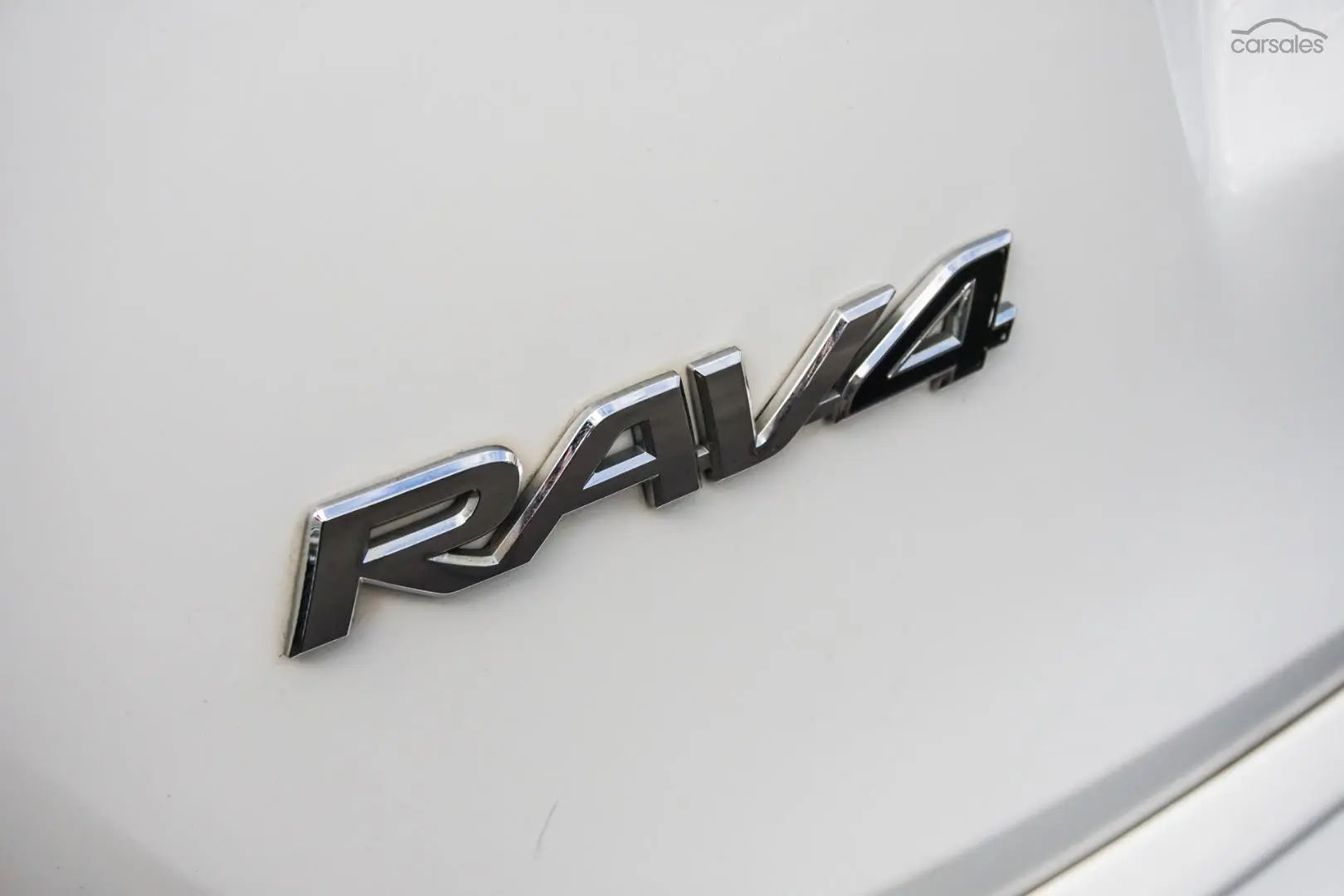 2018 Toyota RAV4 Image 14
