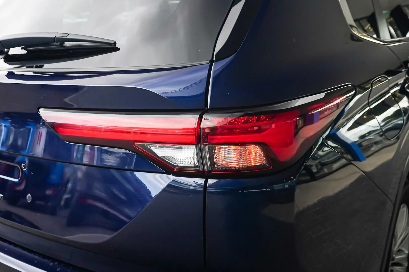 2023 Mitsubishi Outlander Gallery Image 16