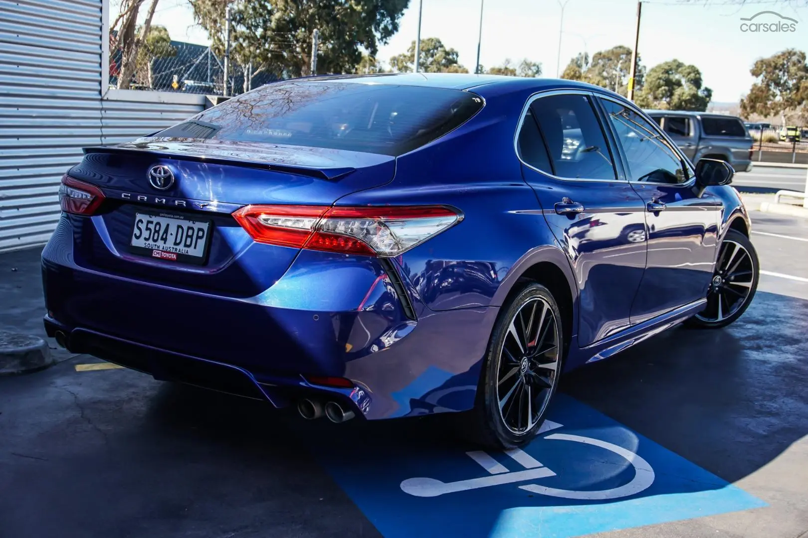 2018 Toyota Camry Image 2