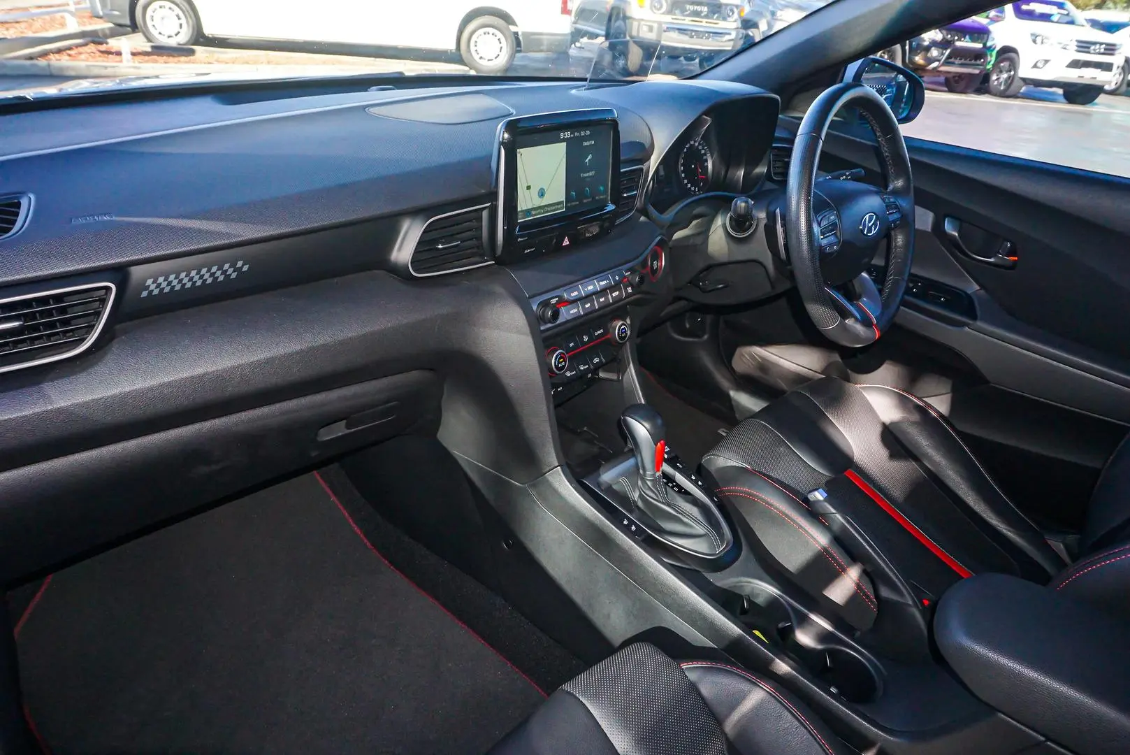 2019 Hyundai Veloster Gallery Image 8