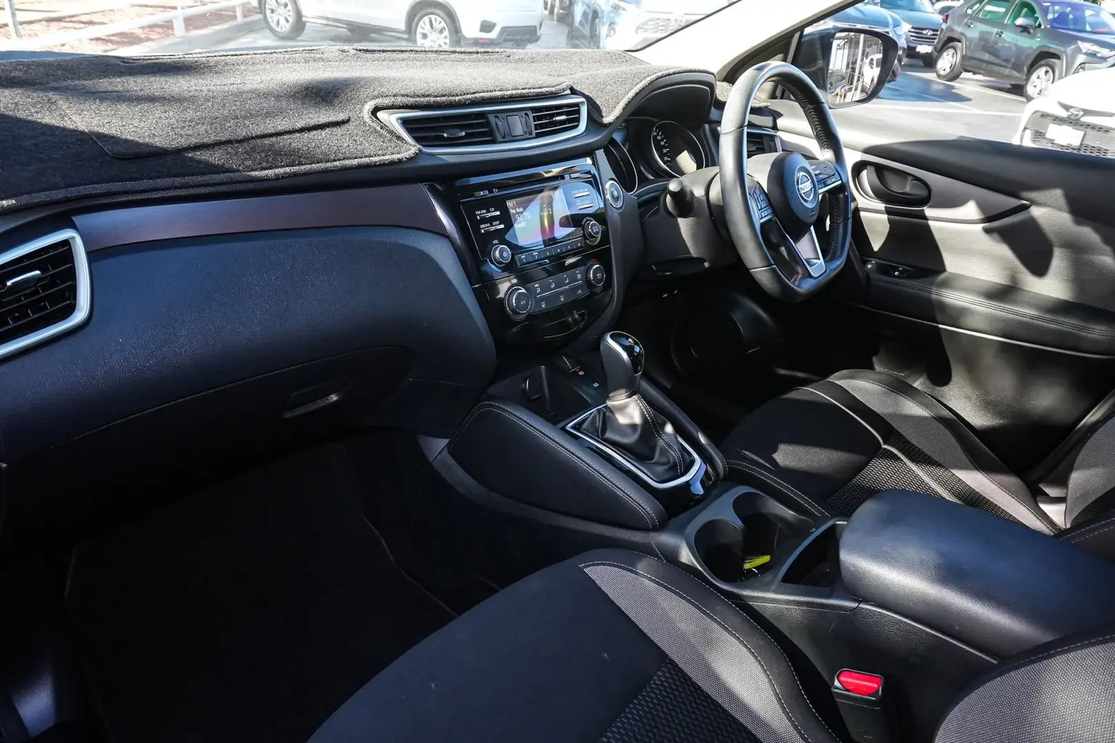 2019 Nissan QASHQAI Gallery Image 10