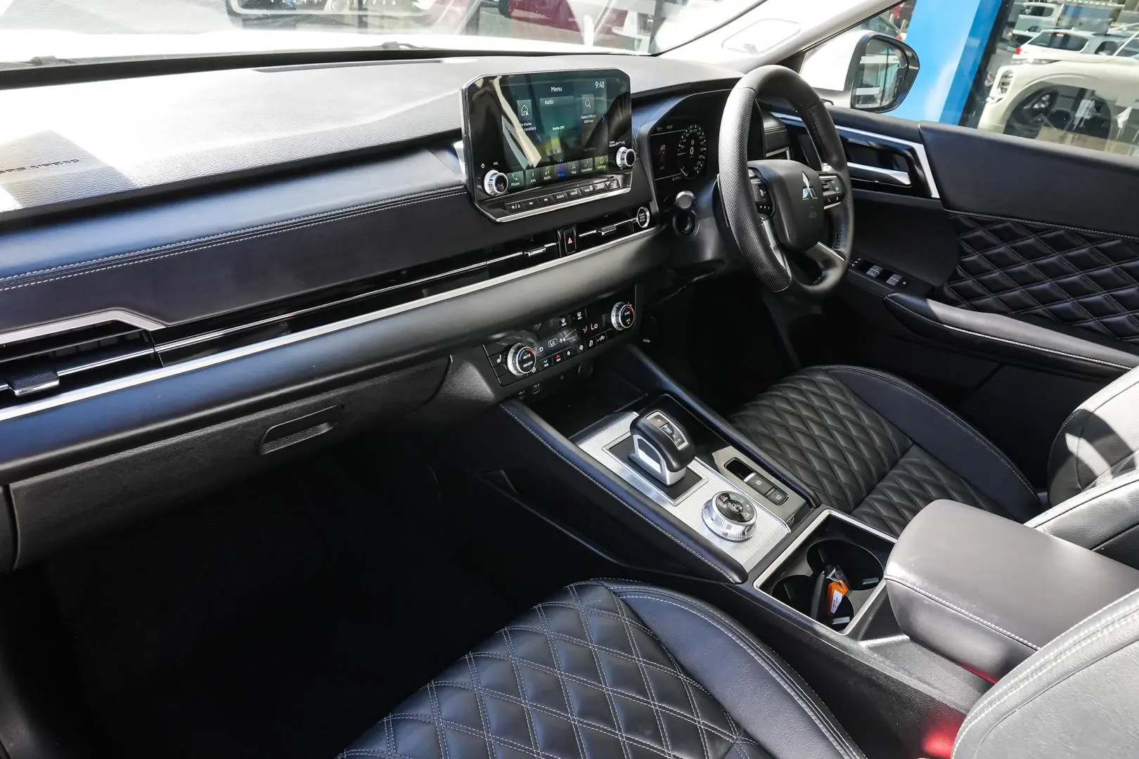 2023 Mitsubishi Outlander Gallery Image 12