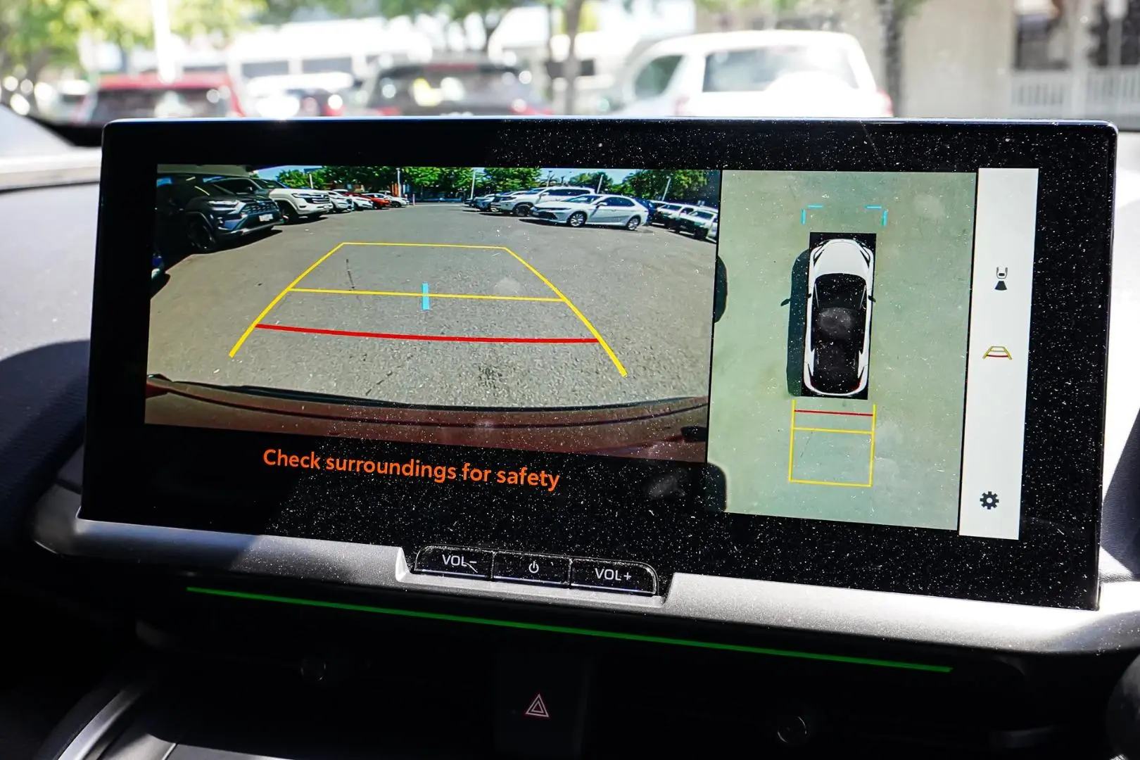 2024 Toyota C-HR Gallery Image 24