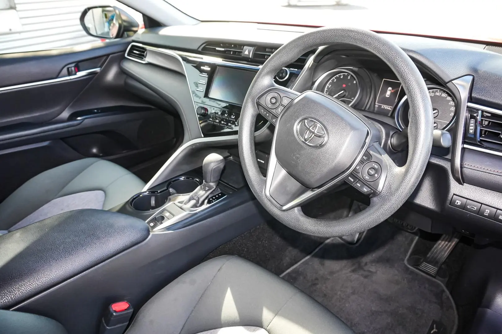 2018 Toyota Camry Gallery Image 7