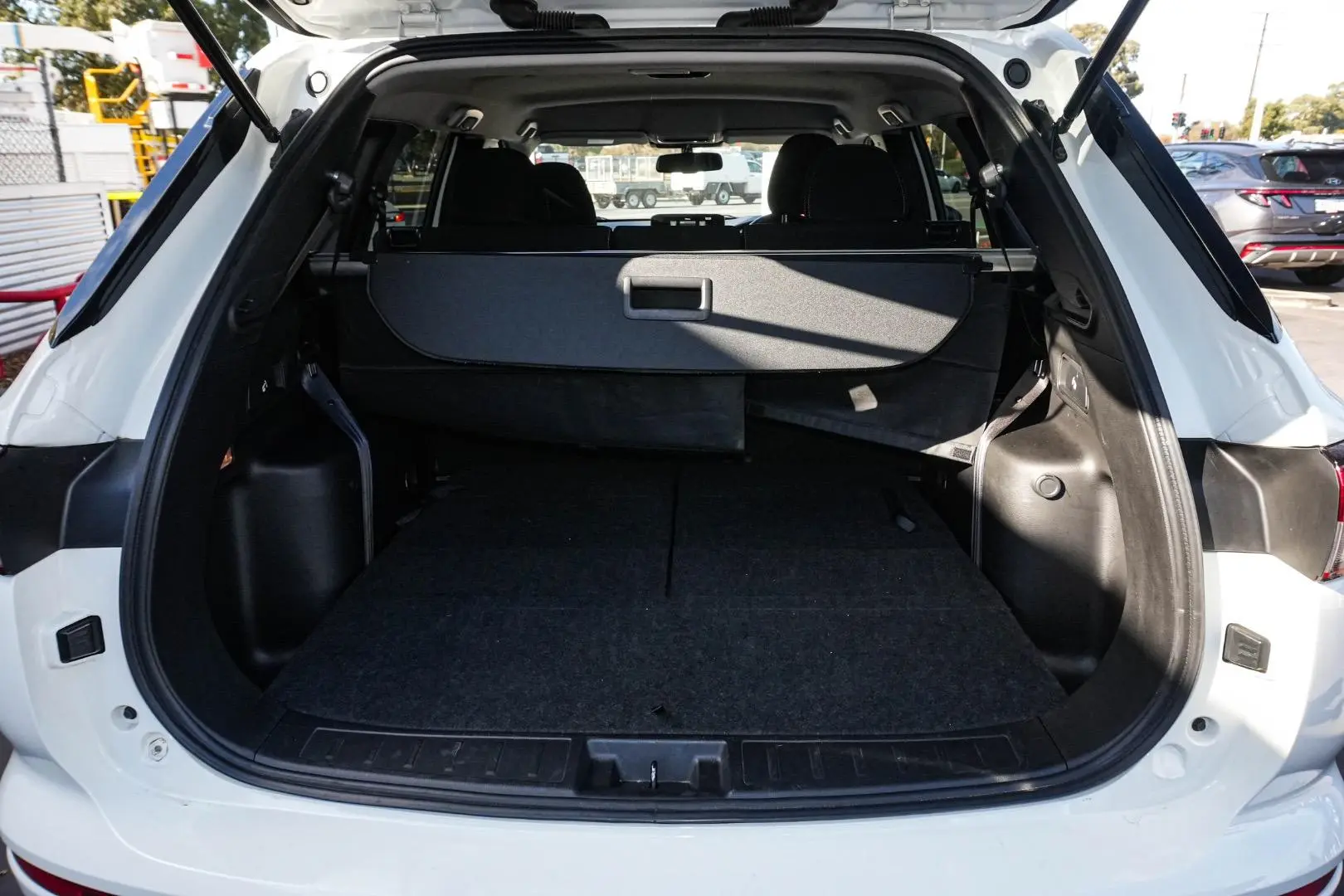 2024 Mitsubishi Outlander Gallery Image 10