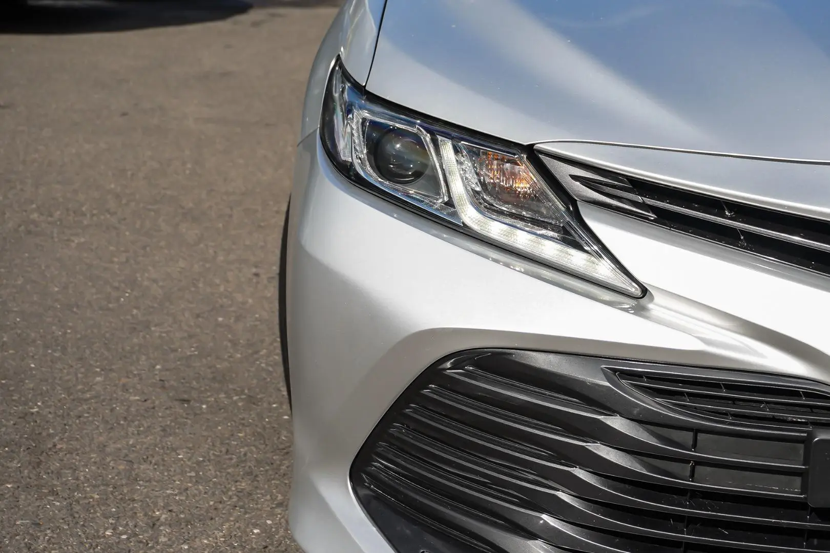 2019 Toyota Camry Gallery Image 12