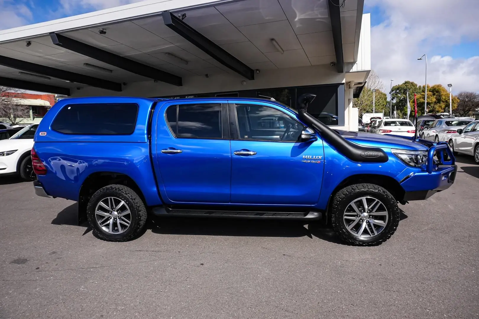2016 Toyota Hilux Gallery Image 3