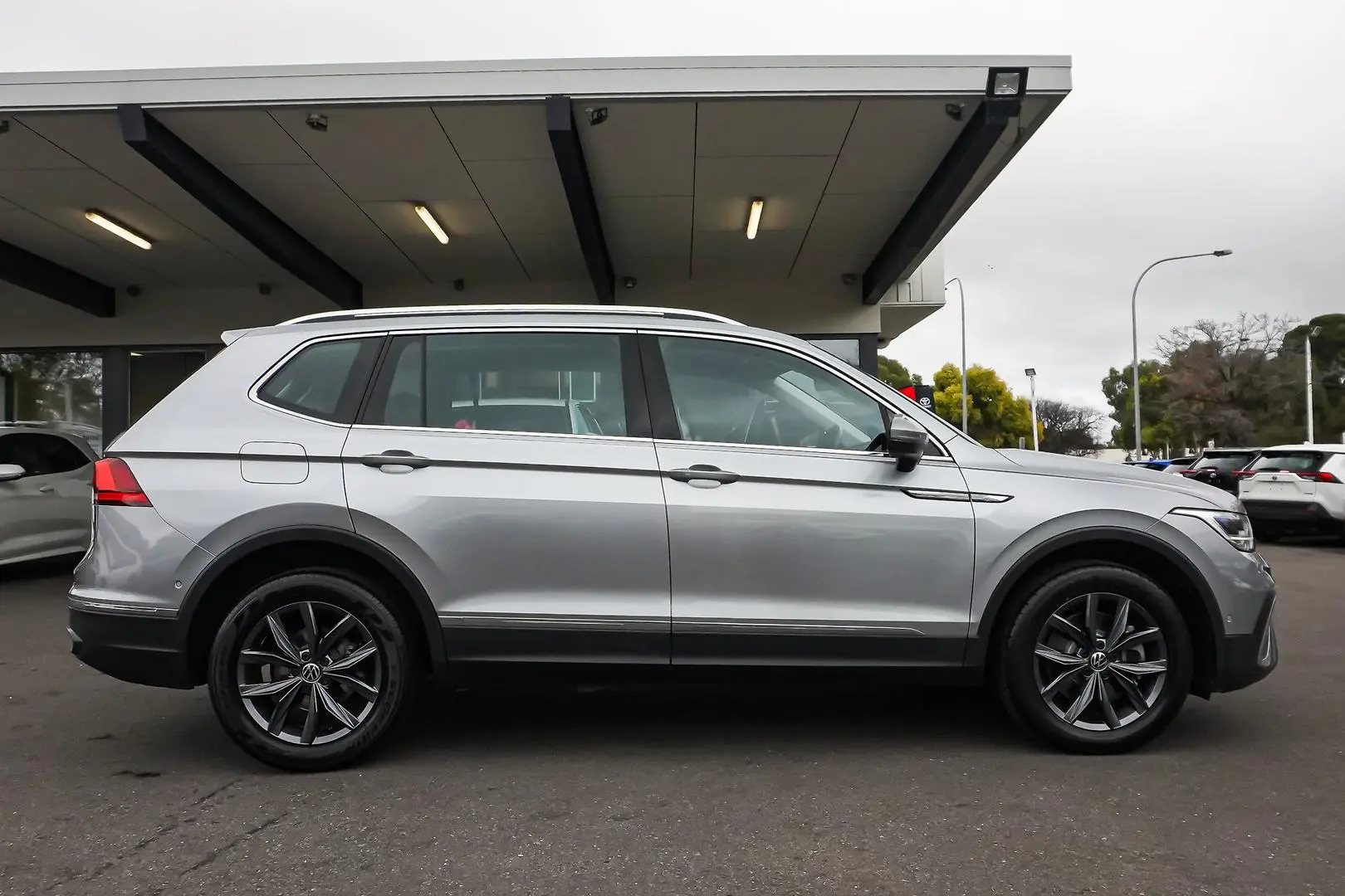 2022 Volkswagen Tiguan Gallery Image 4