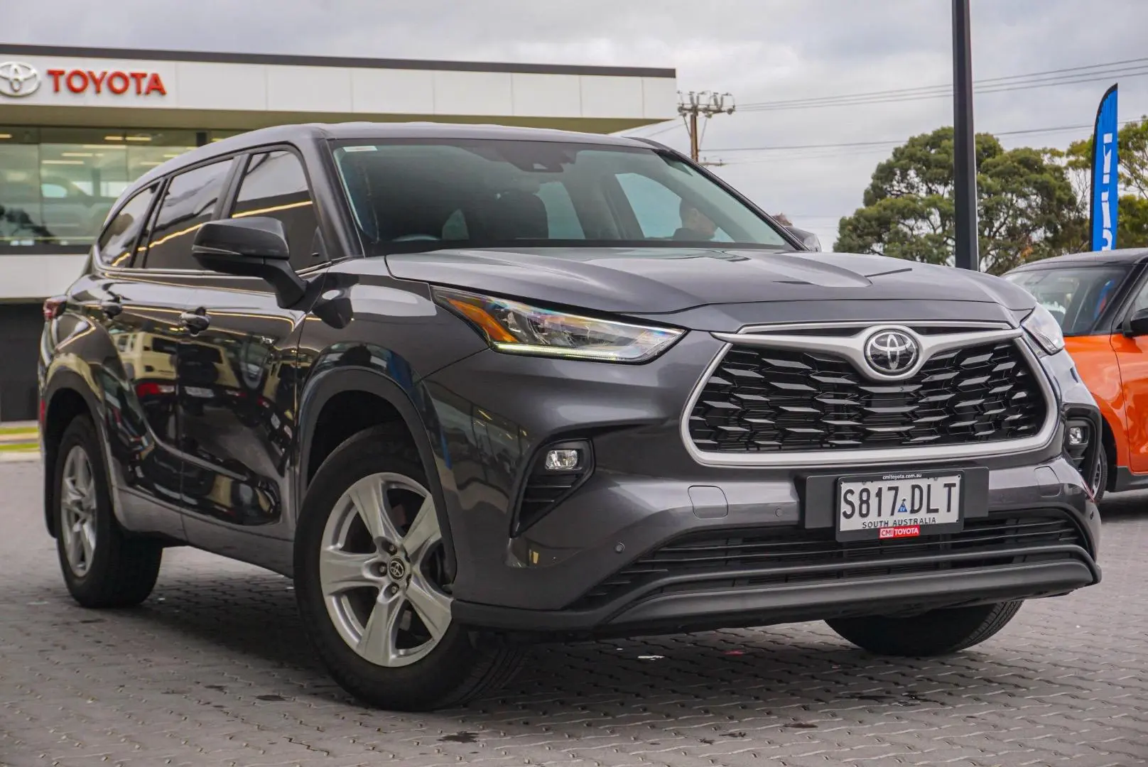 2025 Toyota Kluger Gallery Image 2