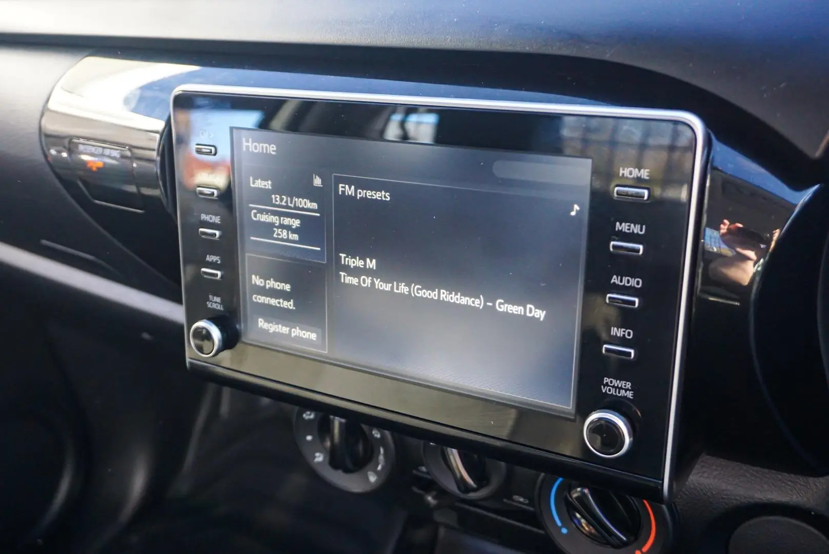 2021 Toyota Hilux Gallery Image 18