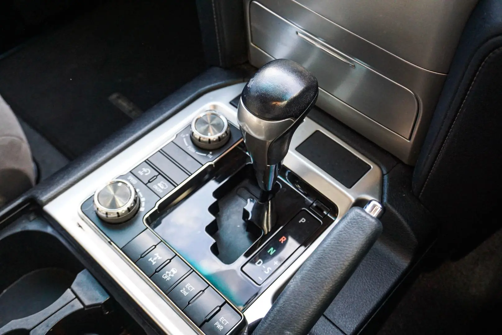 2020 Toyota Landcruiser Gallery Image 17