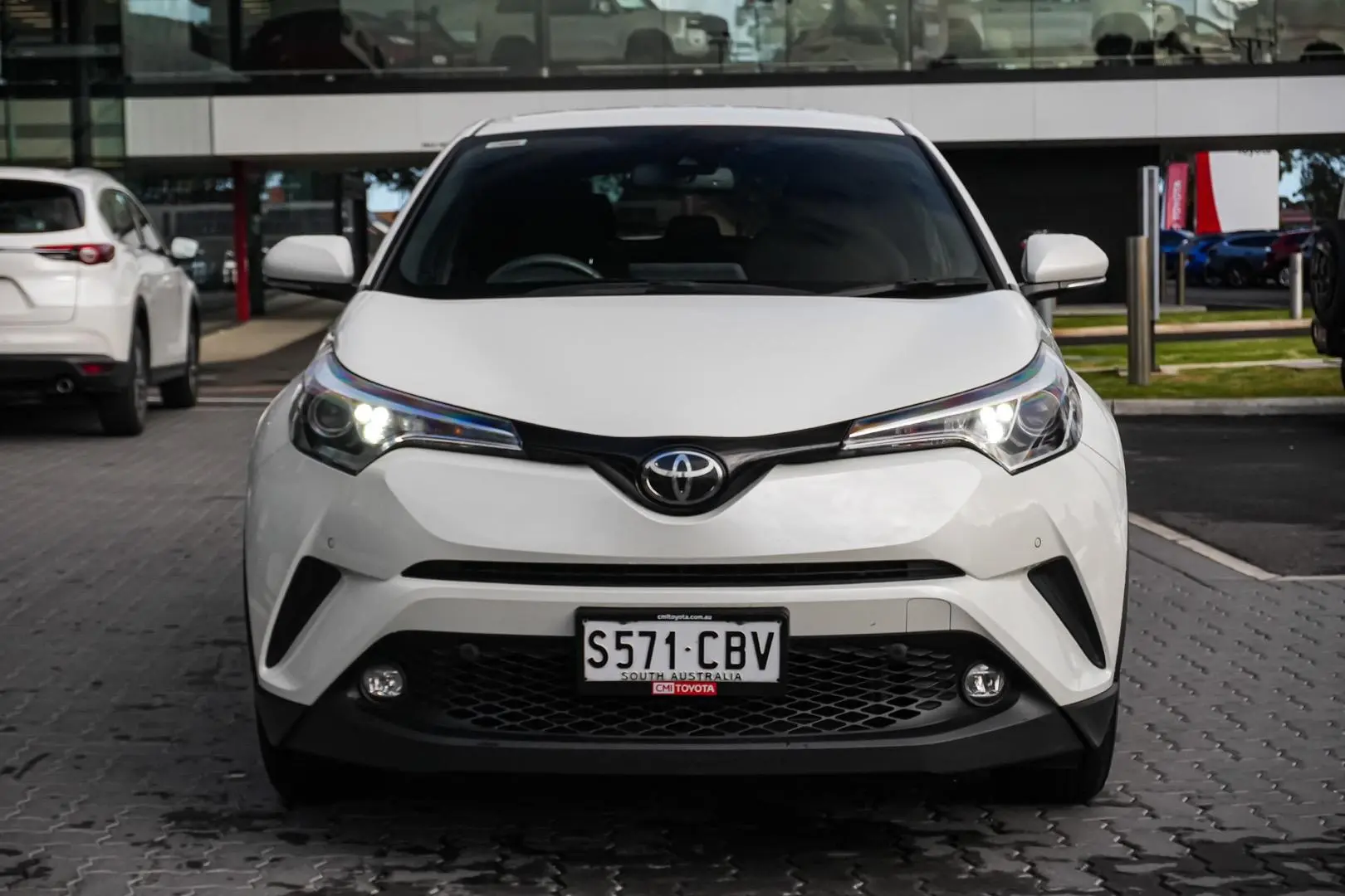 2019 Toyota C-HR Gallery Image 5