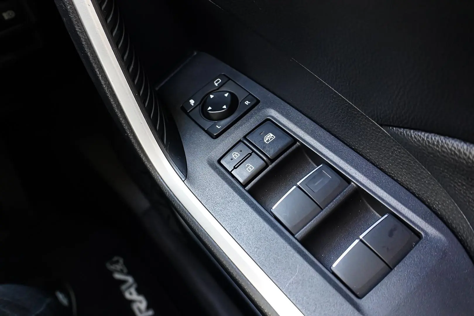 2021 Toyota RAV4 Gallery Image 21