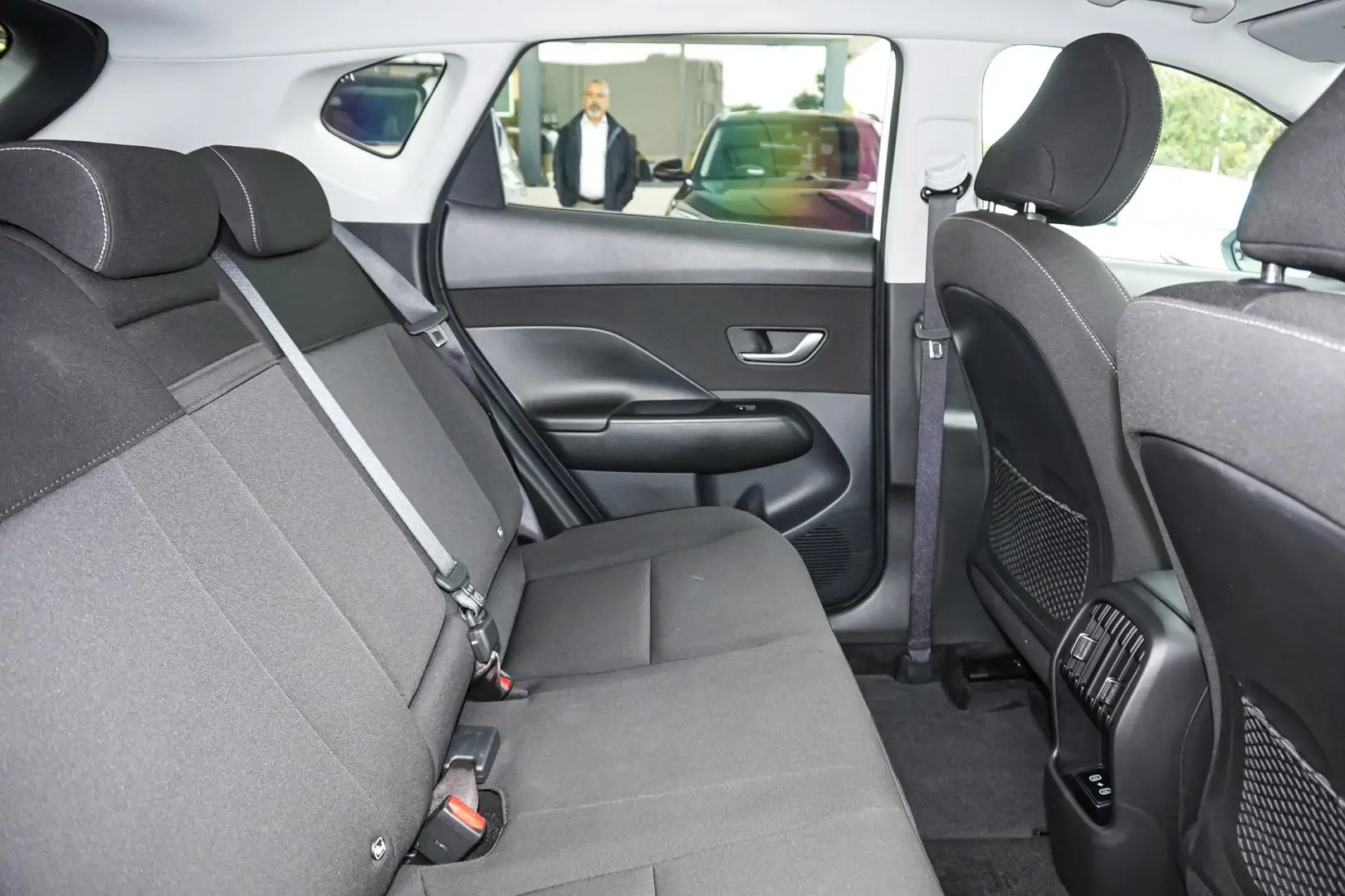 2024 Hyundai Kona Gallery Image 9